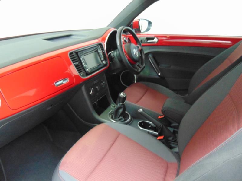 2012 Volkswagen Beetle Design Tsi image 5