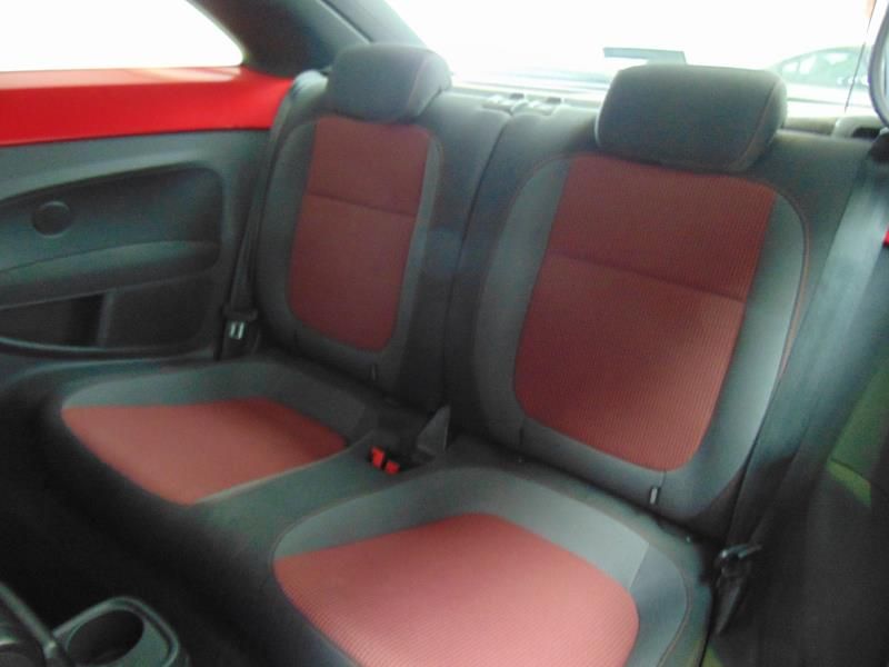 2012 Volkswagen Beetle Design Tsi image 6