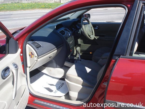2006 Renault Megane 2.0 VVT Privilege image 5