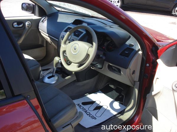 2006 Renault Megane 2.0 VVT Privilege image 7