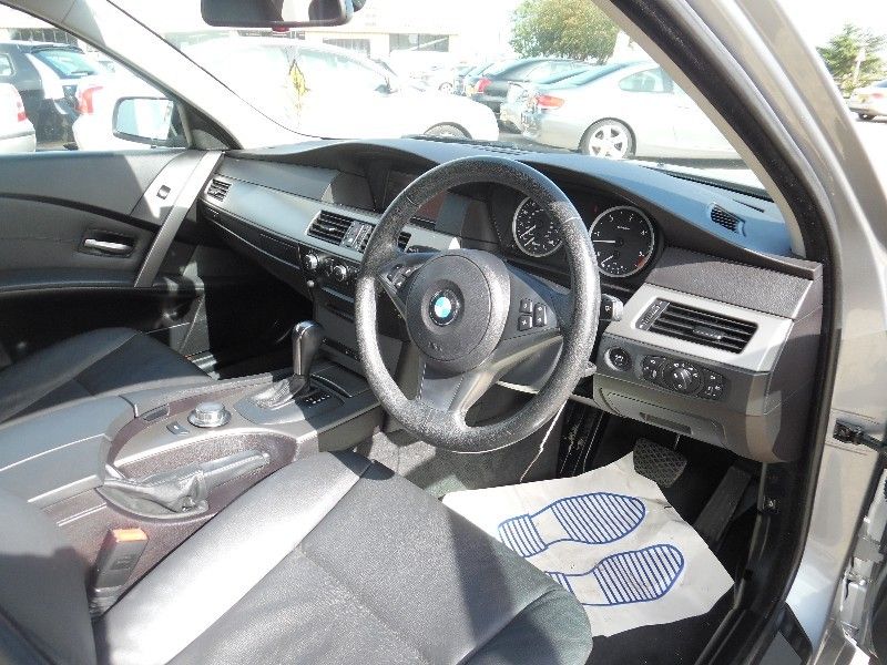 2006 BMW 5 Series 2.5 525d SE Touring 5dr image 8