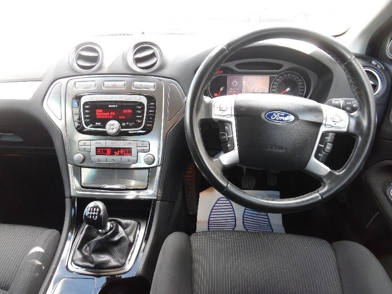 2010 Ford Mondeo 2.0 TDCi Titanium 5dr image 5