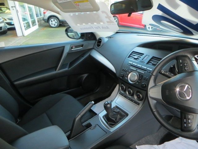 2011 Mazda 3 TS image 5