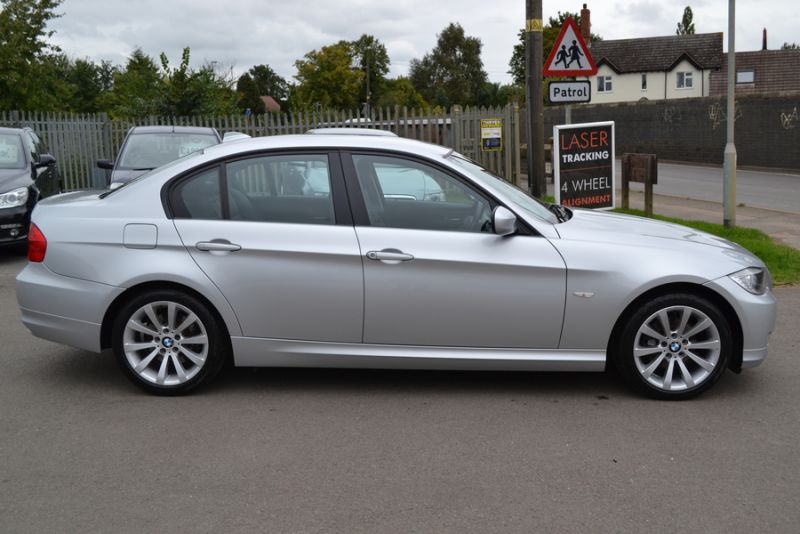2010 BMW 3 Series 2.0 318d image 1