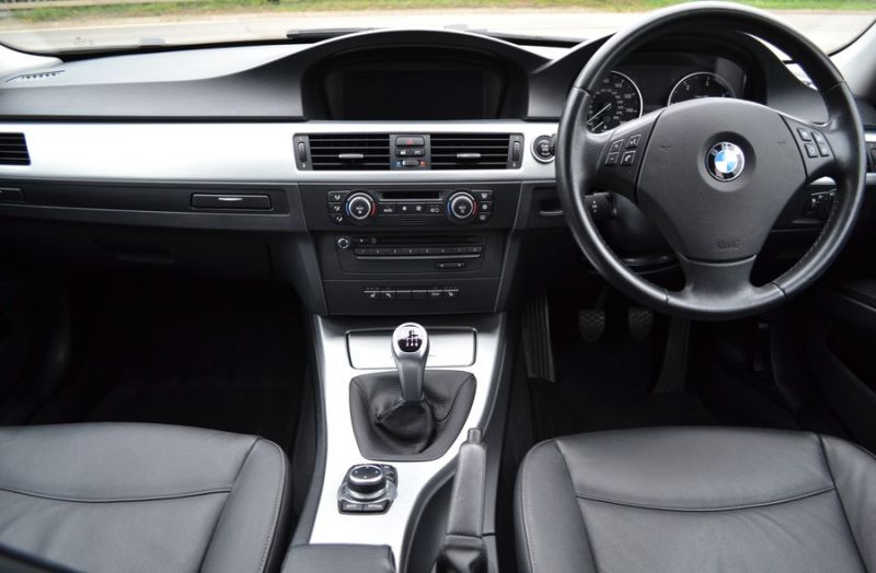 2010 BMW 3 Series 2.0 318d image 6