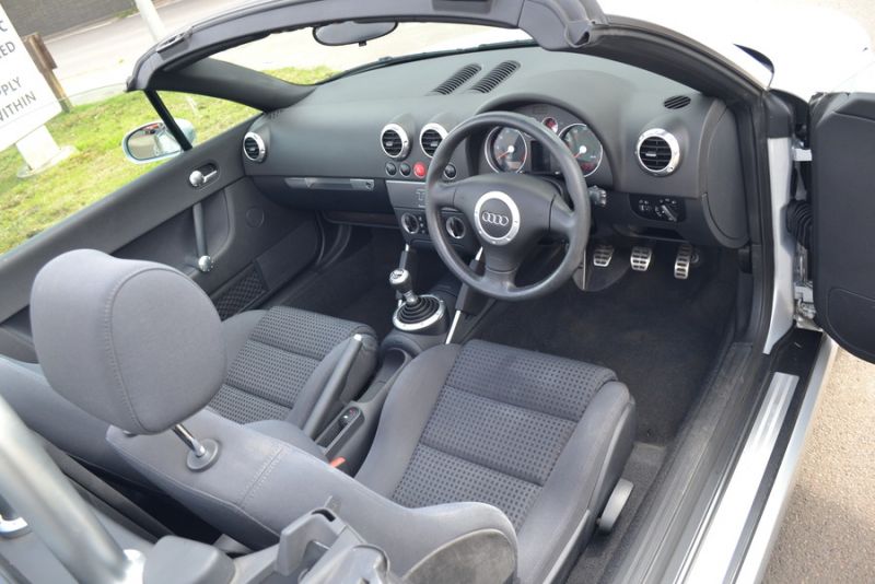 2005 Audi TT 1.8 T Roadster Convertible image 5
