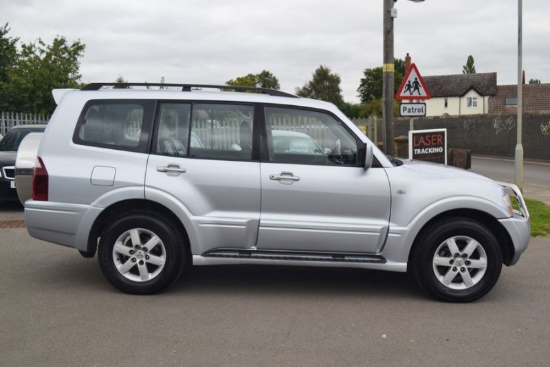 2005 Mitsubishi Shogun 3.2 image 1