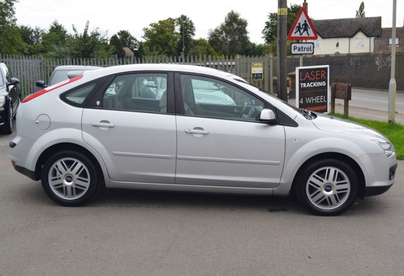 2005 Ford Focus 1.6 image 1