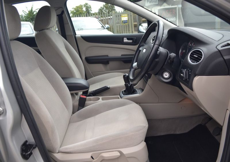 2005 Ford Focus 1.6 image 5