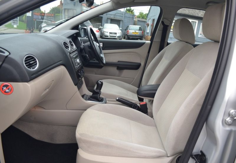 2005 Ford Focus 1.6 image 6