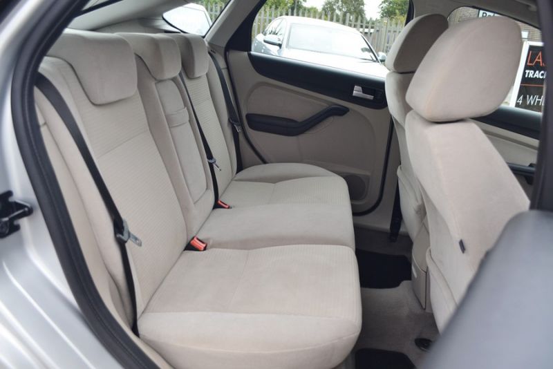 2005 Ford Focus 1.6 image 8