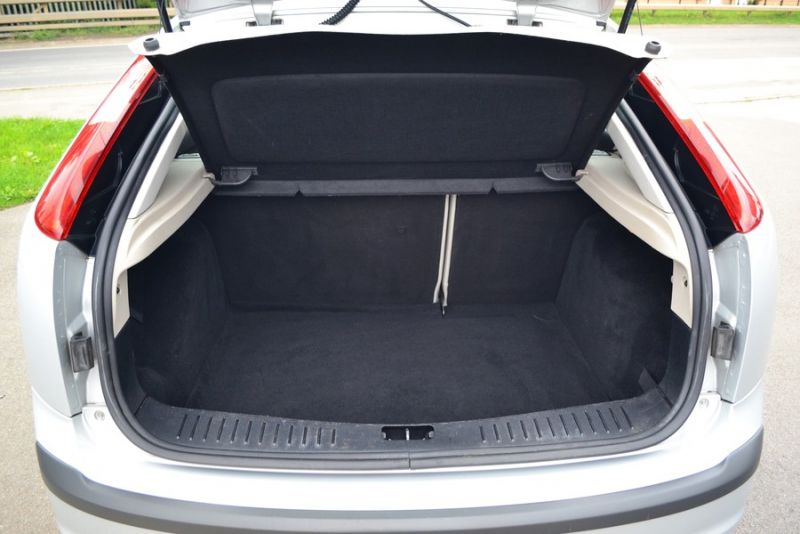 2005 Ford Focus 1.6 image 9