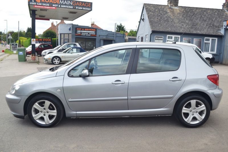 2004 Peugeot 307 1.6 HDi S image 3