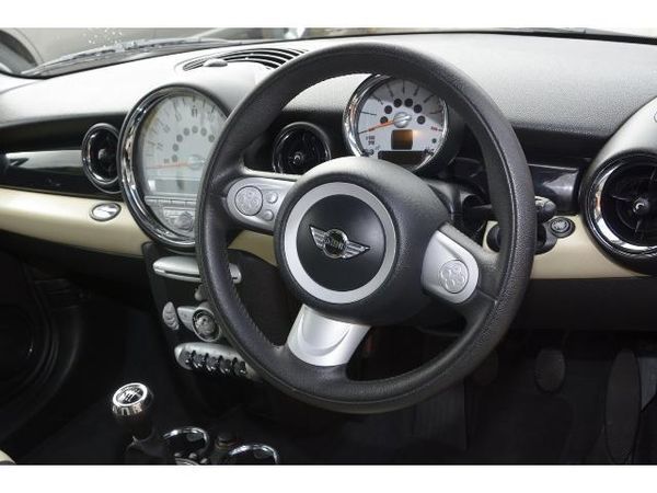 2008 MINI Hatchback 1.6 Cooper Chili Pack image 6