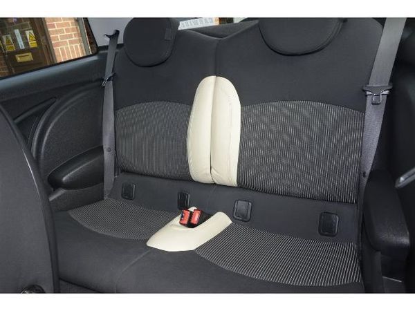2008 MINI Hatchback 1.6 Cooper Chili Pack image 8