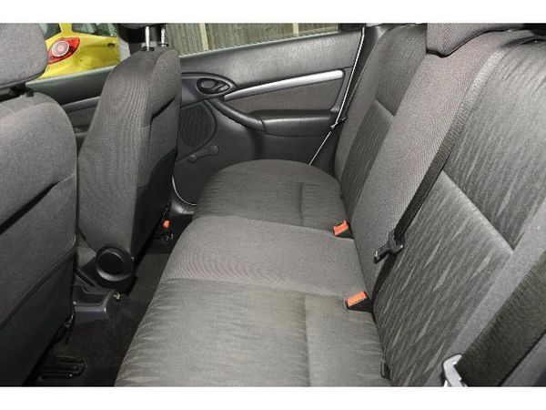 2002 Ford Focus 1.6 Zetec image 7