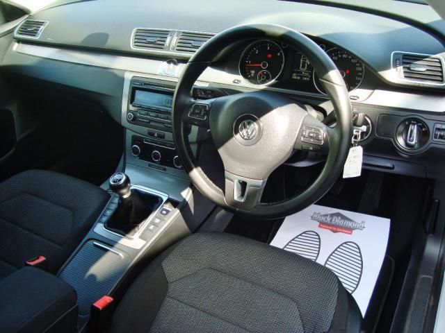 2012 VOLKSWAGEN PASSAT 2.0 TDI SE image 4