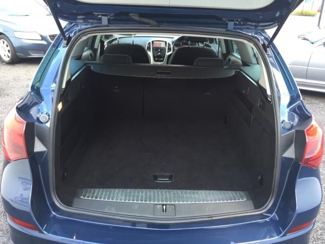 2011 VAUXHALL ASTRA 1.7 CDTi ecoFLEX 16v SRi image 4