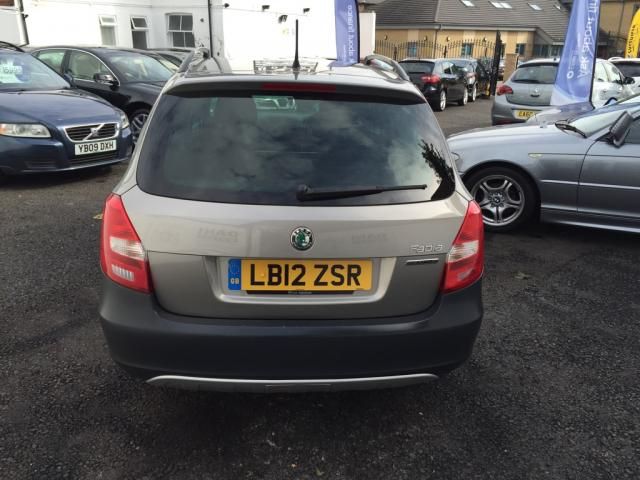 2012 SKODA FABIA 1.6 TDI Scout image 3