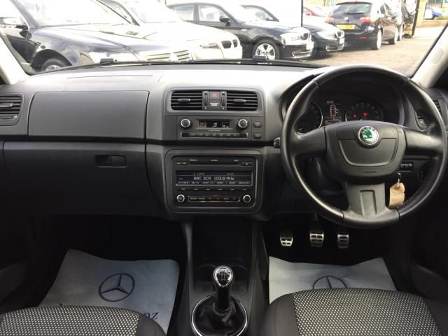 2012 SKODA FABIA 1.6 TDI Scout image 5