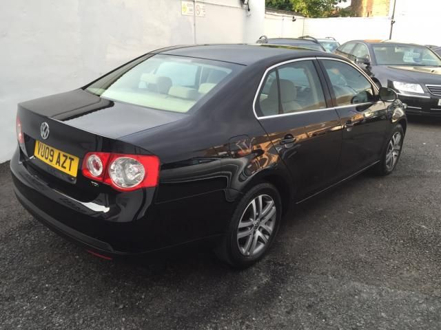 2009 VOLKSWAGEN JETTA 1.9 TDI SE image 3