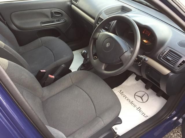 2004 RENAULT CLIO 1.2 image 7