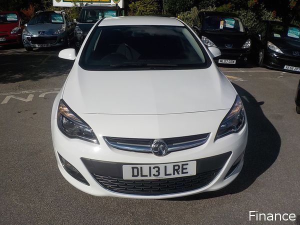 2013 Vauxhall Astra 1.6i 16V SRi Auto image 2