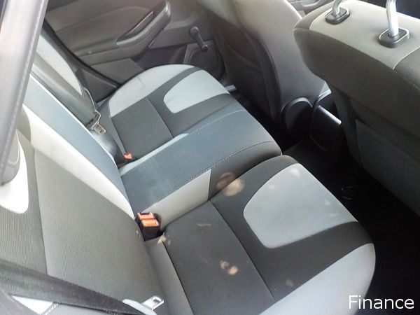 2013 Ford Focus 1.6 TDCi 115 Zetec image 5