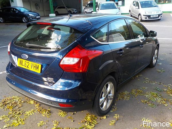 2012 Ford Focus 1.6 TDCi 115 Zetec image 3