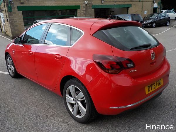 2013 Vauxhall Astra 1.6i 16V SRi image 3