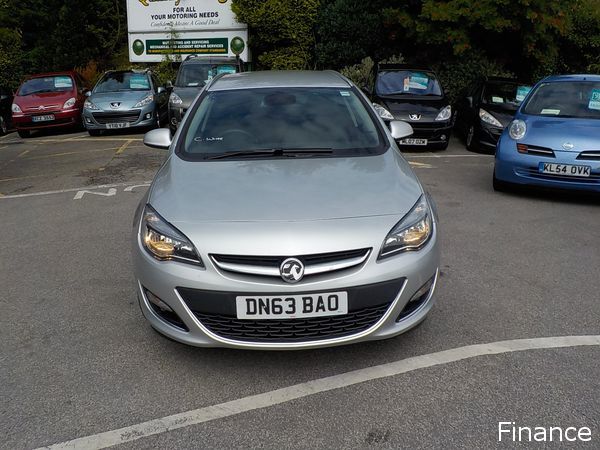 2013 Vauxhall Astra 2.0 CDTi 16V SE image 2