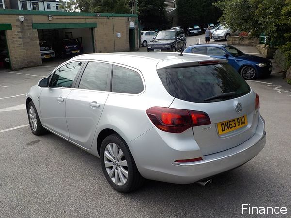 2013 Vauxhall Astra 2.0 CDTi 16V SE image 3