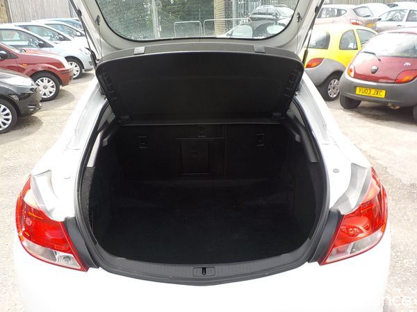 2013 Vauxhall Insignia 2.0 CDTi SRi image 6