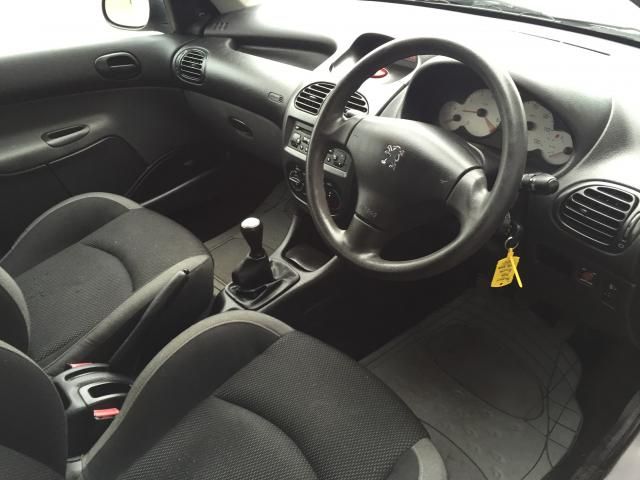 2006 PEUGEOT 206 1.4 SW VERVE 5d image 4