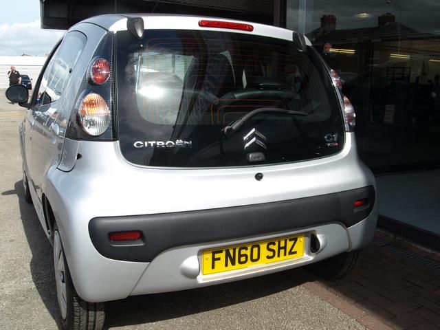 2010 CITROEN C1 1.0 VTR PLUS 5d image 3