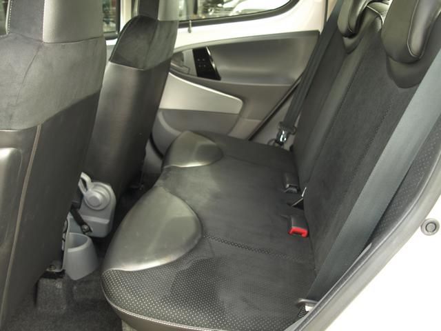 2010 CITROEN C1 1.0 VTR PLUS 5d image 4