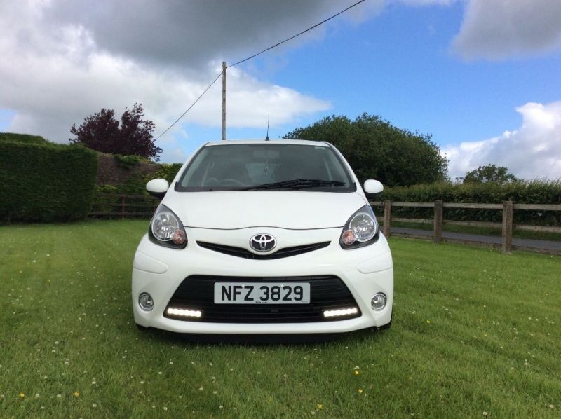 2013 Toyota Aygo VVT-i fire image 3