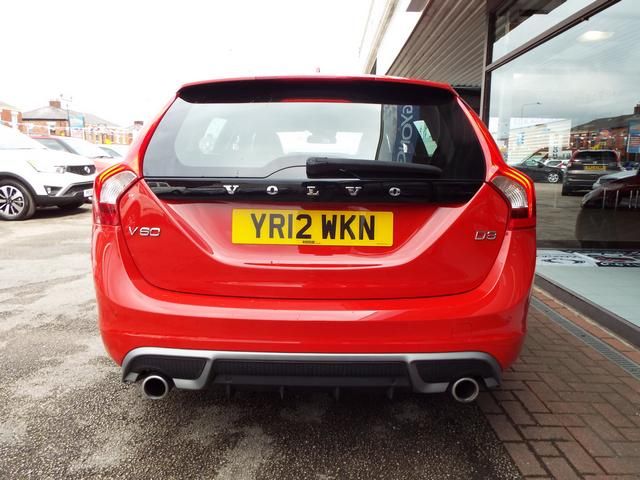 2012 VOLVO V60 2.0 D3 R-DESIGN image 3