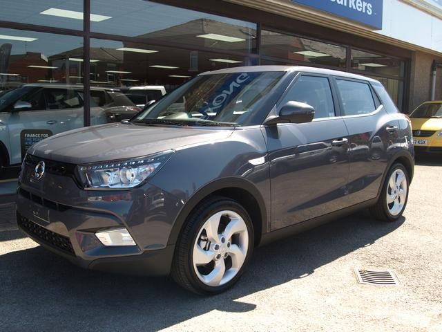 2015 SSANGYONG TIVOLI 1.6 EX 5dr image 2