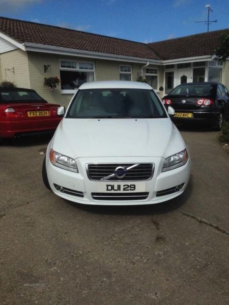 2010 Volvo S80 SE R-DESIGN D image 1