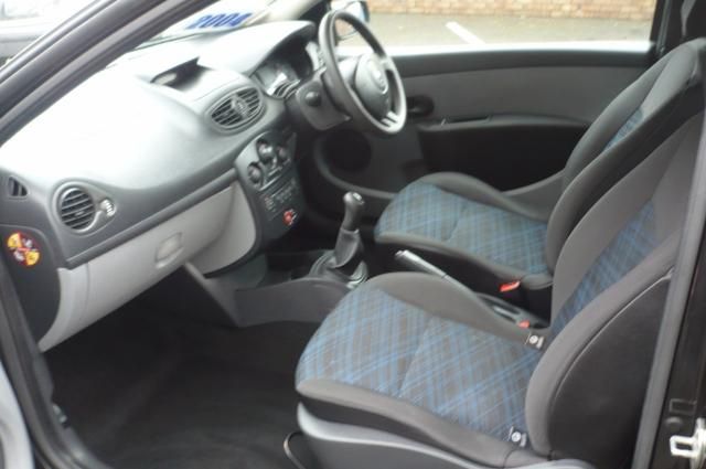 2005 RENAULT CLIO 1.1 EXTREME 16V 3d image 6