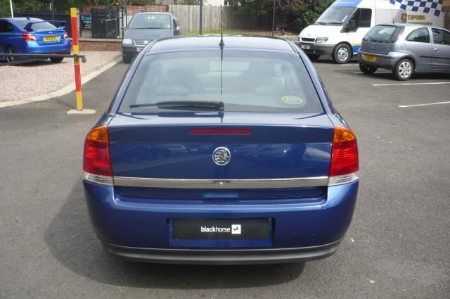 2005 VAUXHALL VECTRA 1.8 LIFE 16V 5d image 3