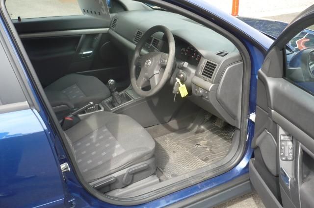 2005 VAUXHALL VECTRA 1.8 LIFE 16V 5d image 6