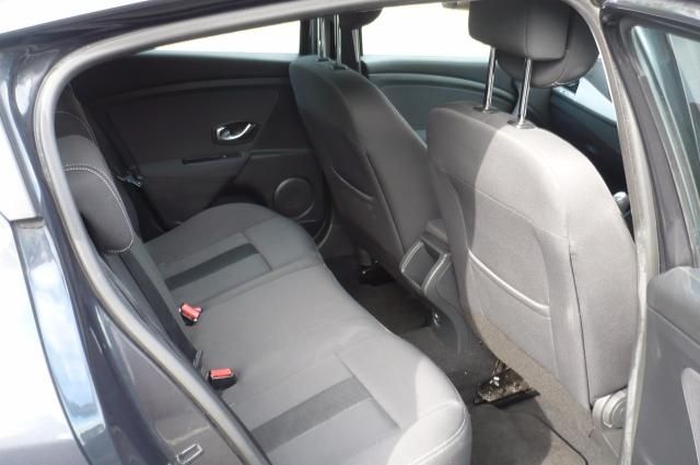 2010 RENAULT MEGANE 1.6 DYNAMIQUE VVT 5d image 7