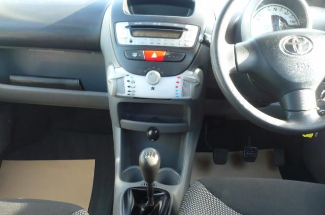 2012 TOYOTA AYGO 1.0 VVT-I PLUS 5d image 4