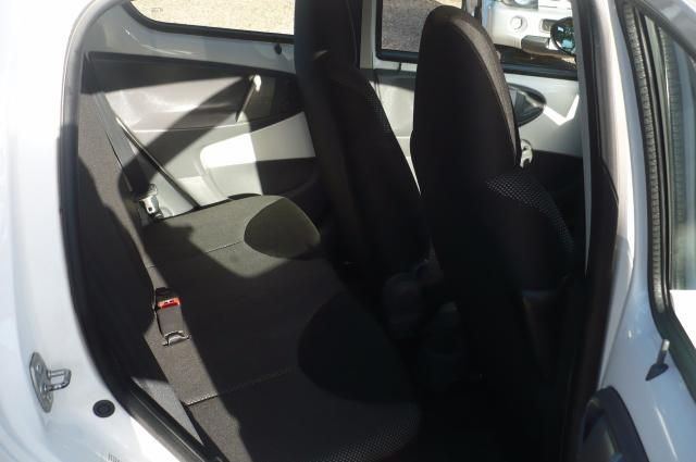 2012 TOYOTA AYGO 1.0 VVT-I PLUS 5d image 7
