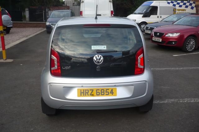 2014 VOLKSWAGEN UP 1.0 MOVE UP 5d image 3