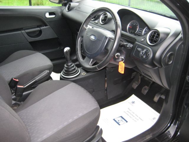 2004 FORD Fiesta 1.4 Flame image 5