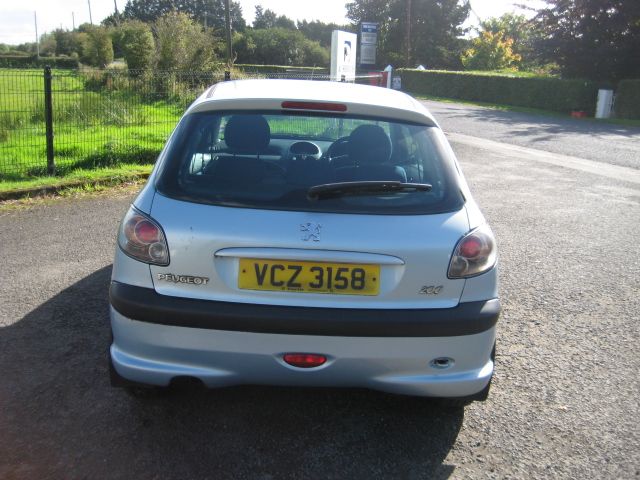 2004 PEUGEOT 206 1.1 Style image 2