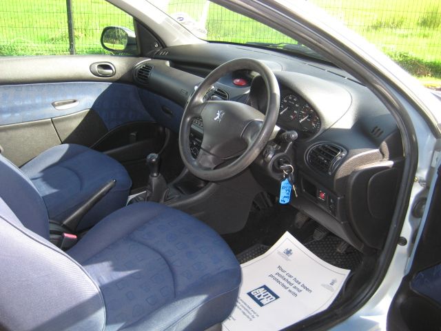 2004 PEUGEOT 206 1.1 Style image 4